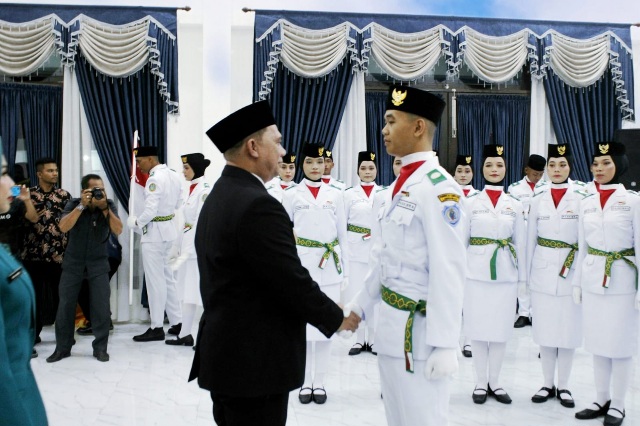 Bupati Kukuhkan Pasukan Pengibar Bendera Pusaka Kabupaten Labuhanbatu ...