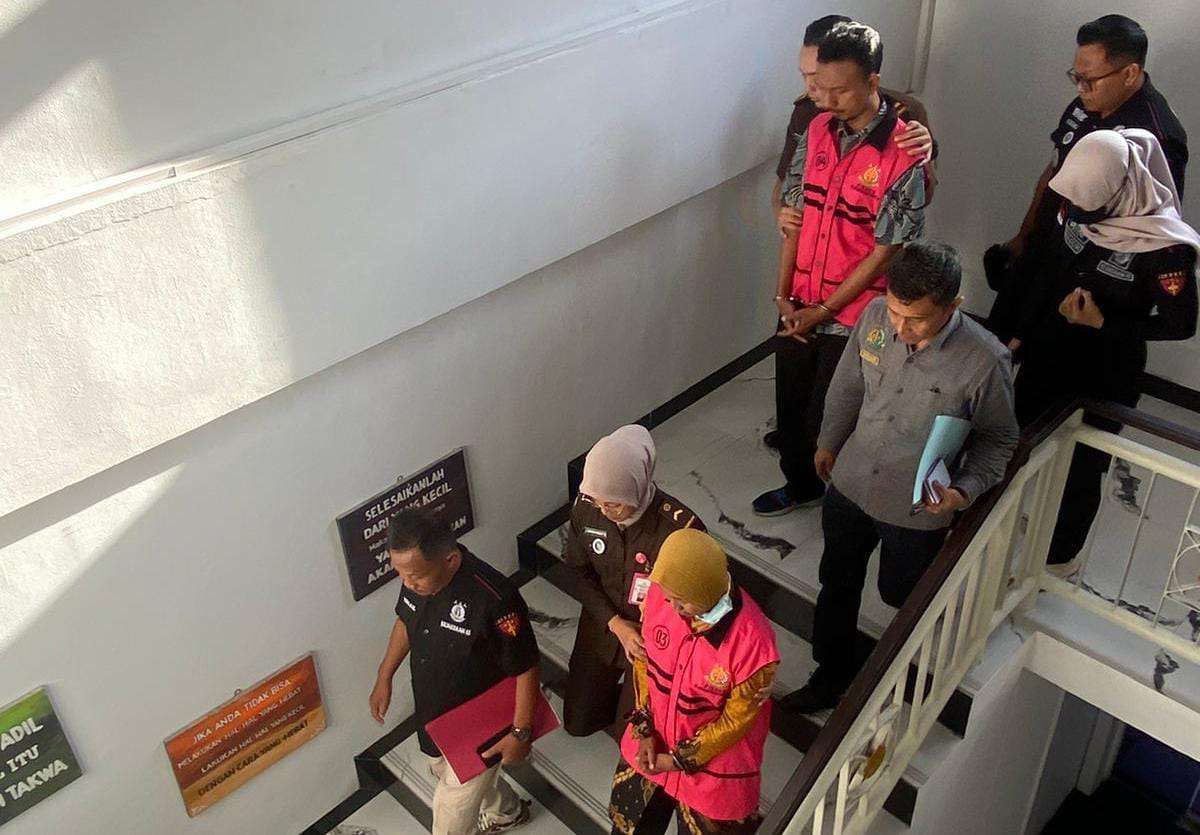 Terdakwa Tipikor PTSL Desa Kletek Sidoarjo Diadili di PN Tipikor Surabaya, Agenda Pemeriksaan Terdakwa.