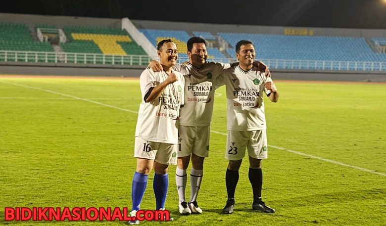 Bupati Sidoarjo Subandi