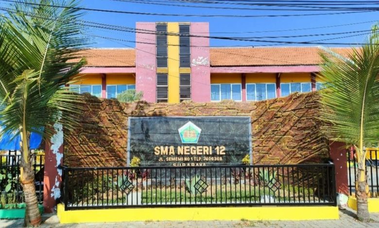 SMAN 12 Surabaya